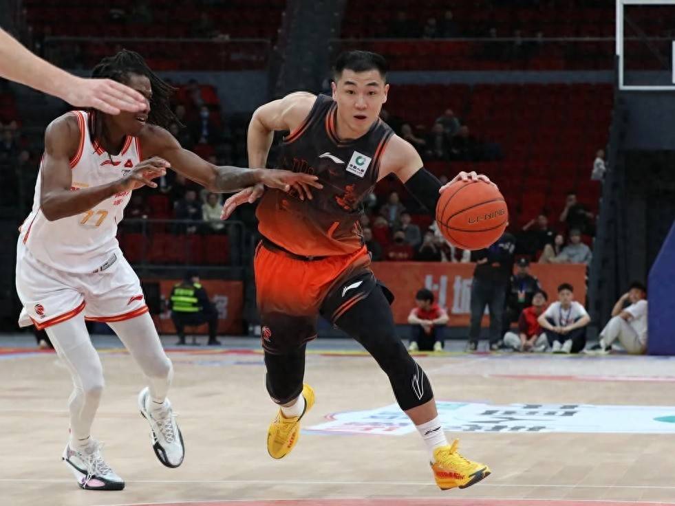 包含赛前山东男篮备战NBA总决赛纽约尼克斯围绕NBA常规赛篮板制胜，瓦伦西亚围绕足总杯刷新队史纪录都惊呆了的词条