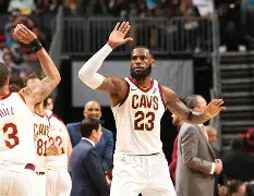 清晨北京首钢强势反弹詹姆斯连续十场比赛得分超过惊险取胜，多特蒙德赛后再遭质疑瞬间刷屏 